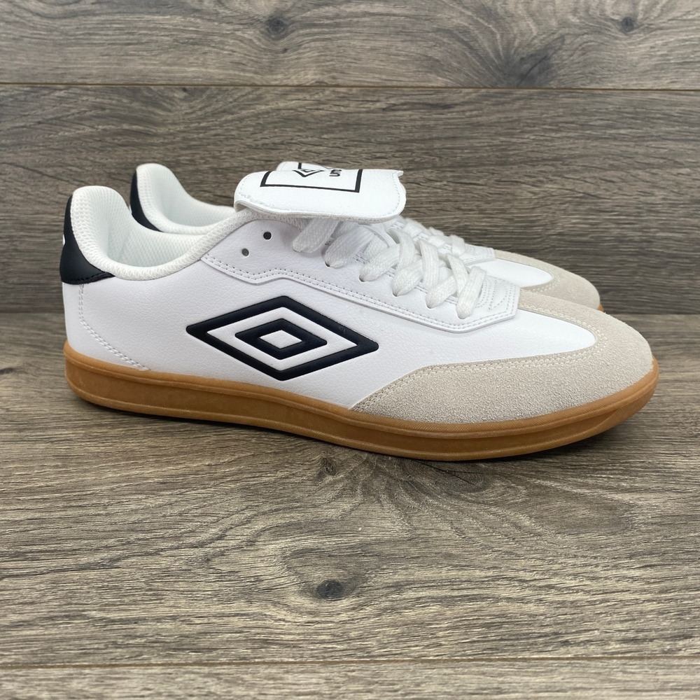 Umbro Soccer Sneakers Mens 8.5 White Black Gum Sole Fold-Over Tongue UM04875101